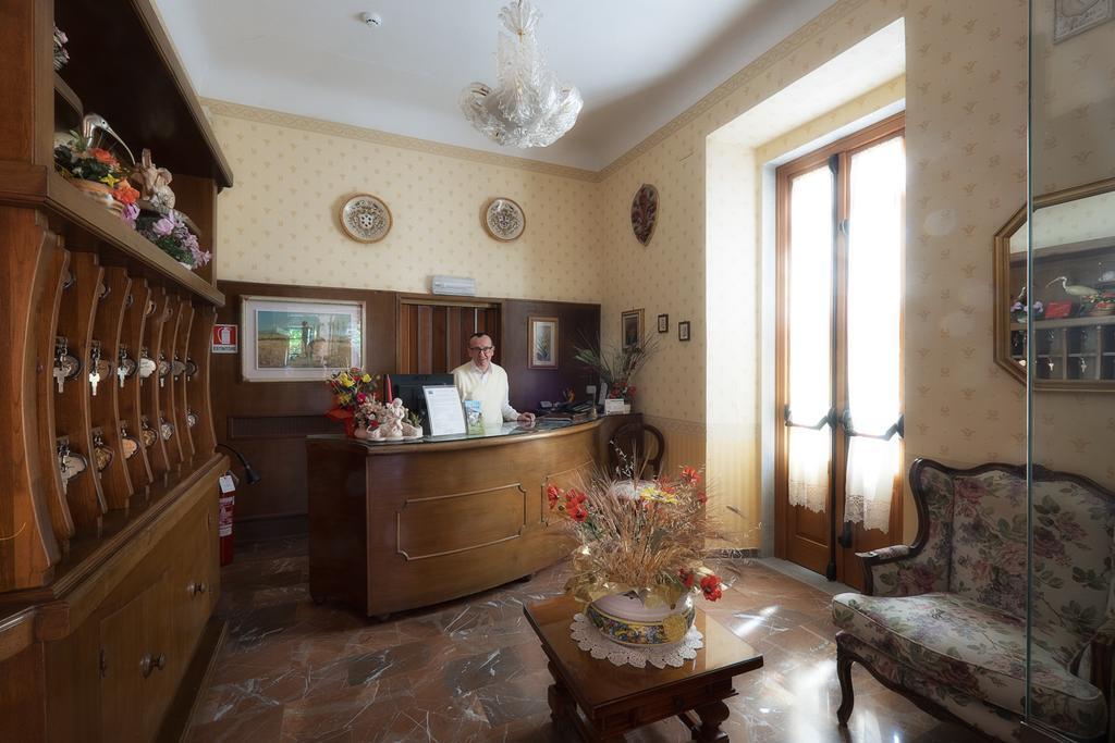 Ronta Hotel La Rosa מראה חיצוני תמונה