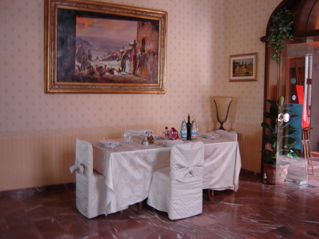 Ronta Hotel La Rosa מראה חיצוני תמונה