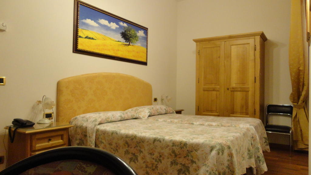 Ronta Hotel La Rosa מראה חיצוני תמונה