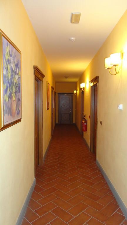 Ronta Hotel La Rosa מראה חיצוני תמונה