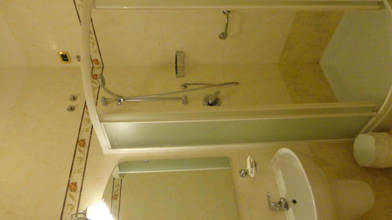 Ronta Hotel La Rosa מראה חיצוני תמונה